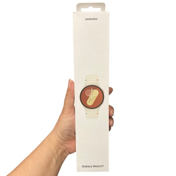 NEW $250 Samsung Galaxy Watch 7 Aluminum Smartwatch 40mm BT Cream Color - Picture 2 of 8